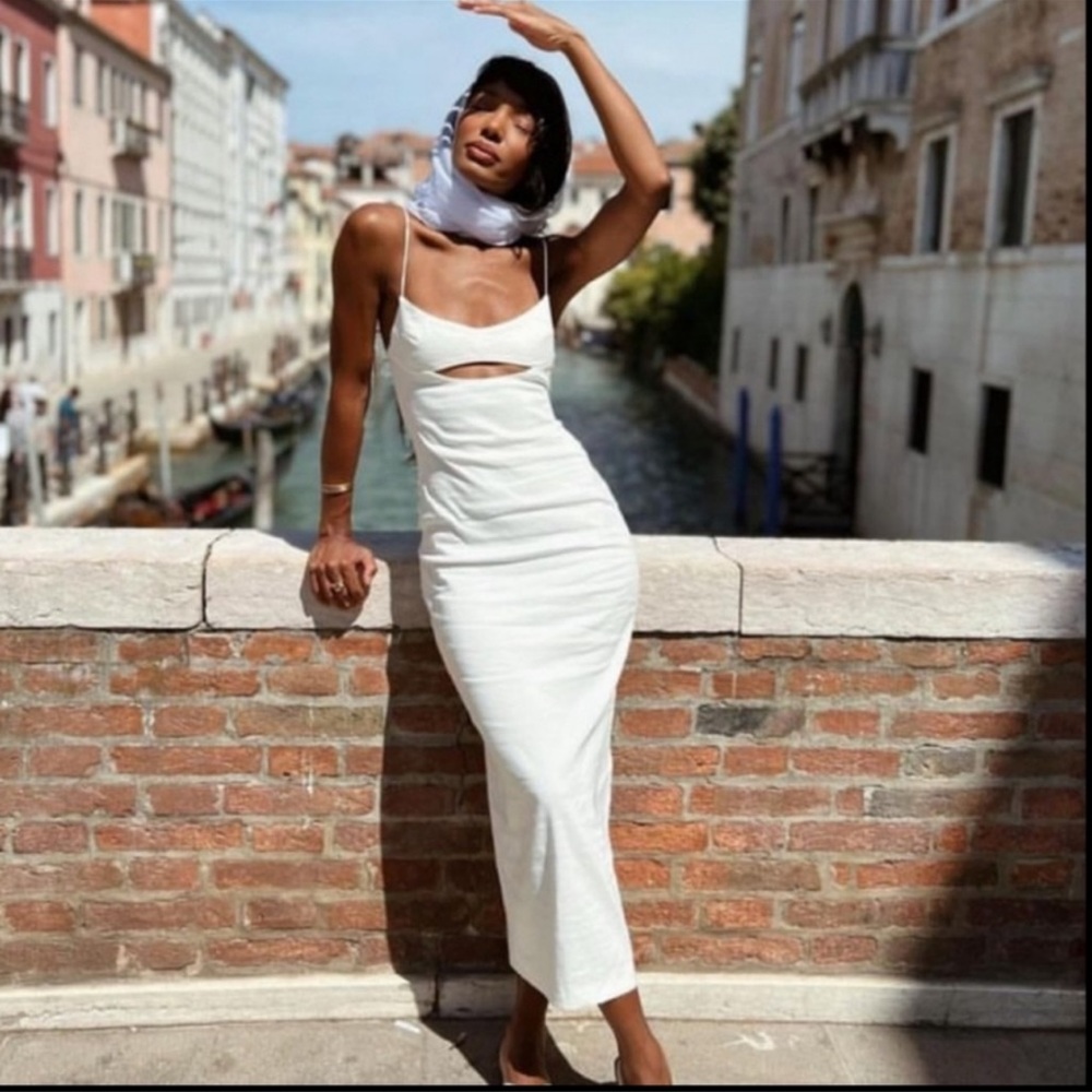 pastel yellow midi dress Ainslee Square Neck in Featuring a plain design Q12026 Color:Mirrorball (Pictured) Relaxed Casual Outfit Rules